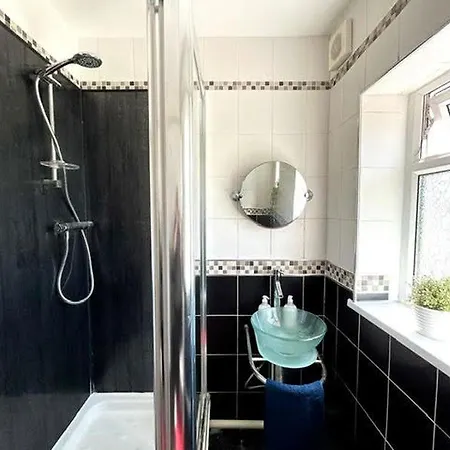 Lovely Double Near Southmead Hospital Δωμάτια σε οικογενειακή κατοικία *